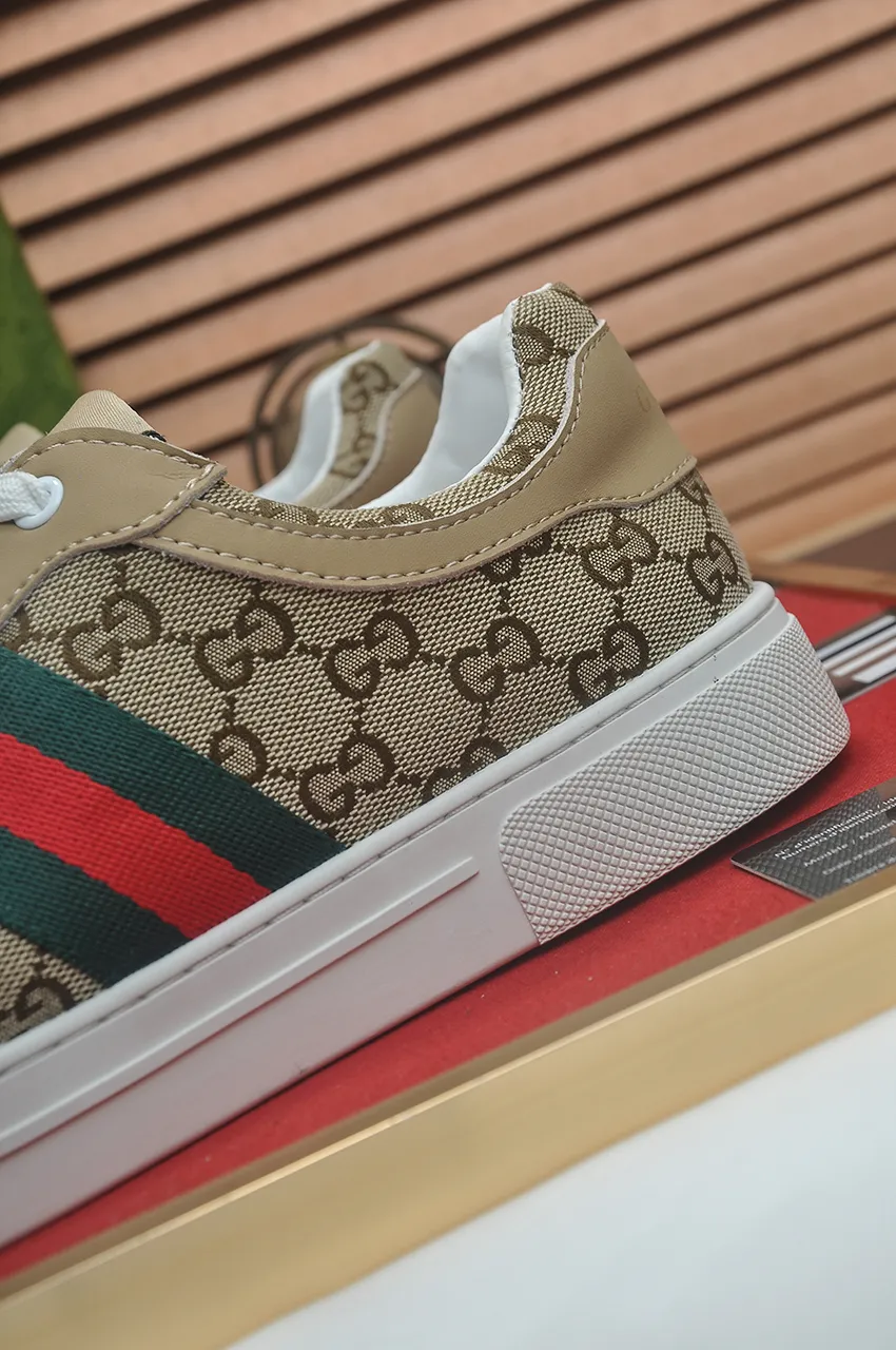 Men's men's shoes💰440💶[GUCCI] official website 1:1 men's sports shoes are now on the market. They are made of original fabric + water-dyed sheepskin lining, plus the official website original 1:1 comfortable outsole. Fashionable and versatile, super comfortable and breathable. Standard shoe size 38/45 (custom-made size 45 is non-refundable)
